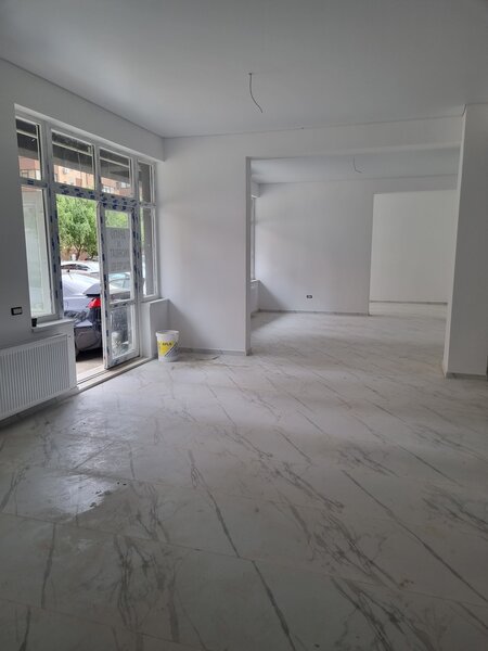 Militari Residence, str. Tineretului 20, 92 mp, vad comercial,