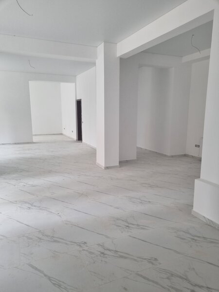 Militari Residence, str. Tineretului 20, 92 mp, vad comercial,